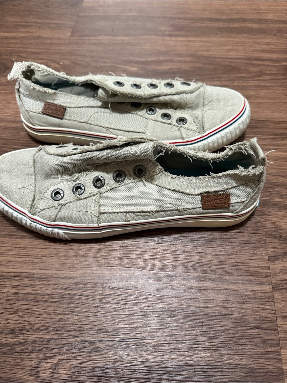 Women’s Frayed Canvas Slip-On Flats in Beige